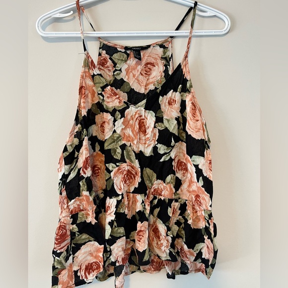 Bundle of 4 tank tops - Picture 2 of 2